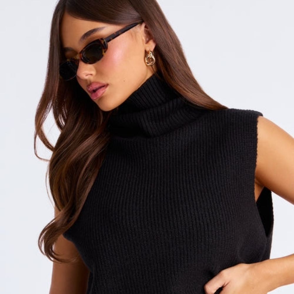 Fashion Nova Black Sleeveless Turtleneck SweaterFashion Nova Like A Dime Sleevel